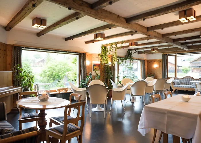 Hotel Bluemlisalp 3*