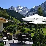 Hotel Bluemlisalp 3*
