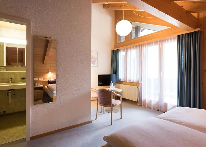 Hotel Bluemlisalp 3*